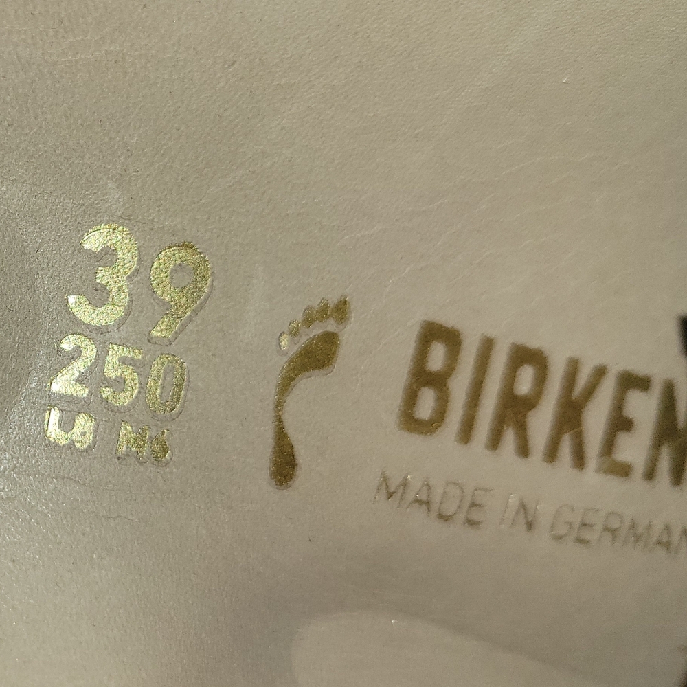 Almost New! Birkenstock Sandals - Picture 7 of 7